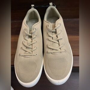 New George Men's Tan Lace-Up Low Top Breathable Sneakers. Size 13